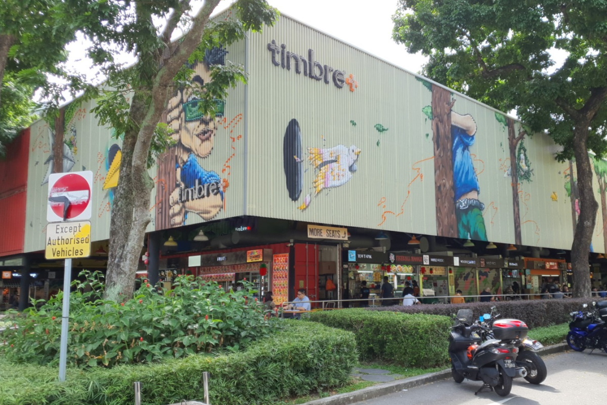  A Singaporean Office Lady’s Lunch Hour